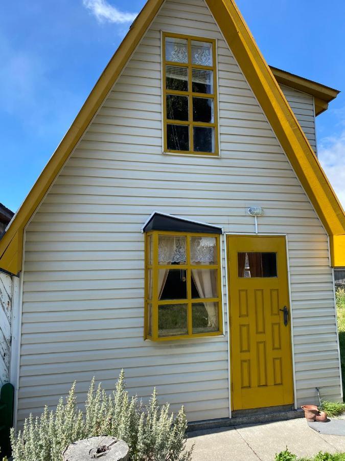 Hostal Los Pioneros Puerto Natales Buitenkant foto