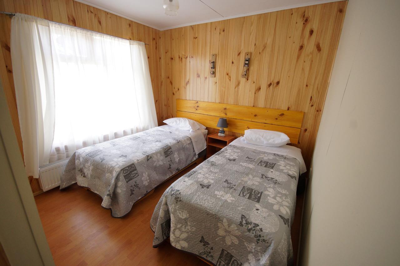 Hostal Los Pioneros Puerto Natales Buitenkant foto