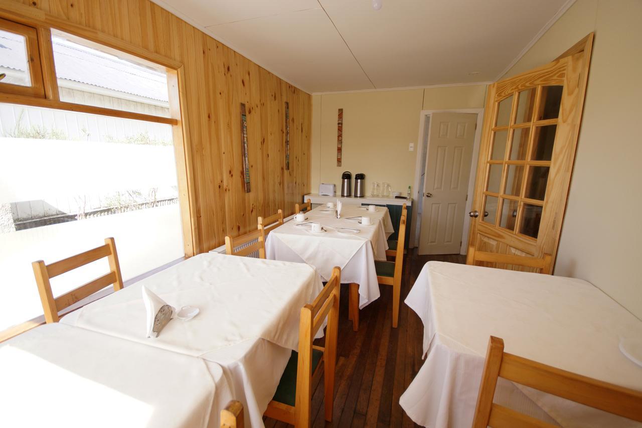 Hostal Los Pioneros Puerto Natales Buitenkant foto