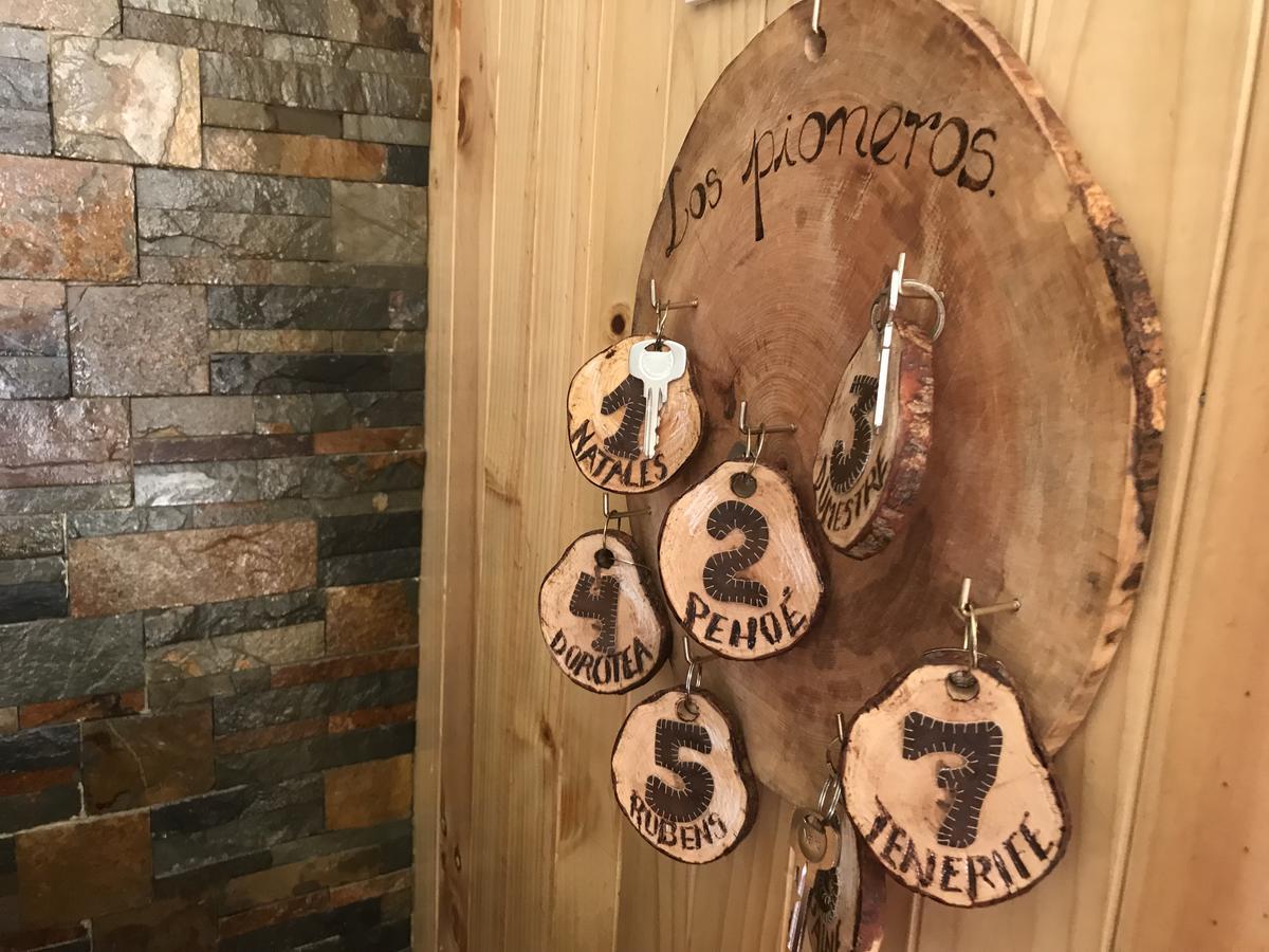 Hostal Los Pioneros Puerto Natales Buitenkant foto